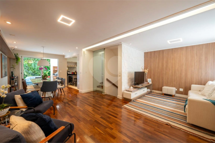 Casa à venda com 4 quartos, sendo 2 suítes, no condomínio Melbourne Residence, São Paulo - SP