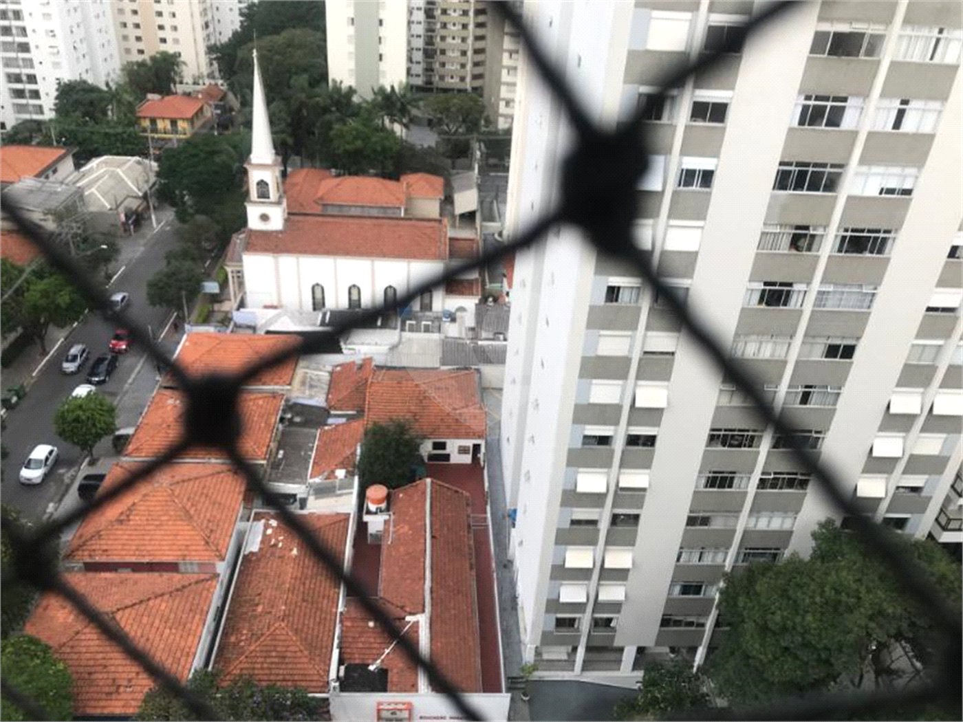 Apartamento à venda ou para alugar com 3 suítes em Moema, São Paulo, SP