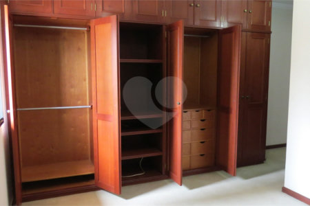 Apartamento à venda com 4 quartos, sendo 2 suítes,  em Cambuí, Campinas, SP