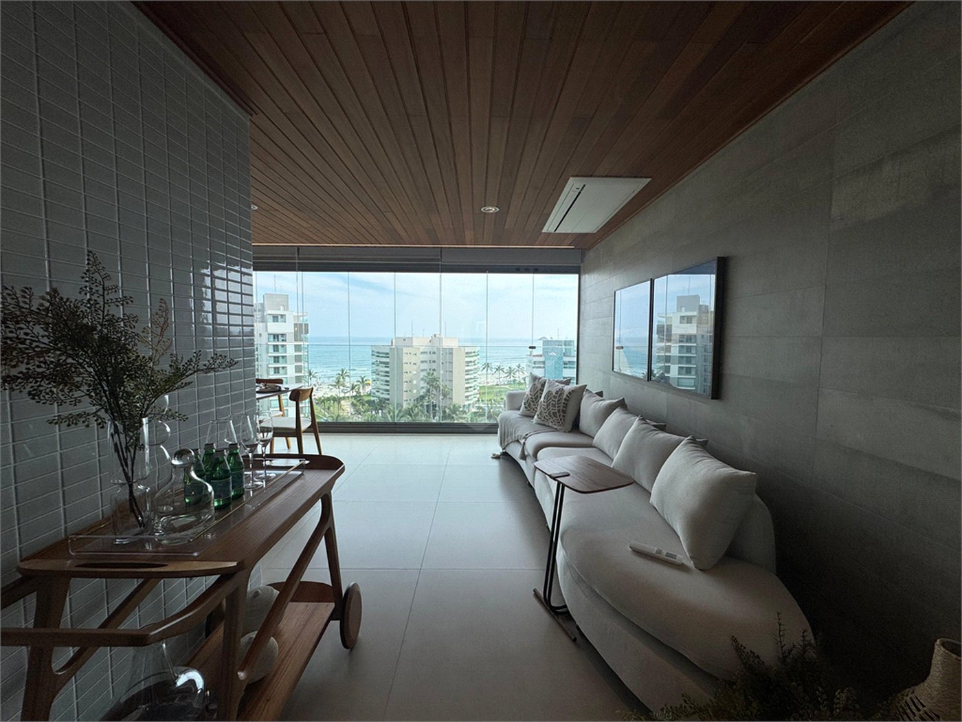 Apartamento à venda com 3 suítes em Riviera, Bertioga, SP
