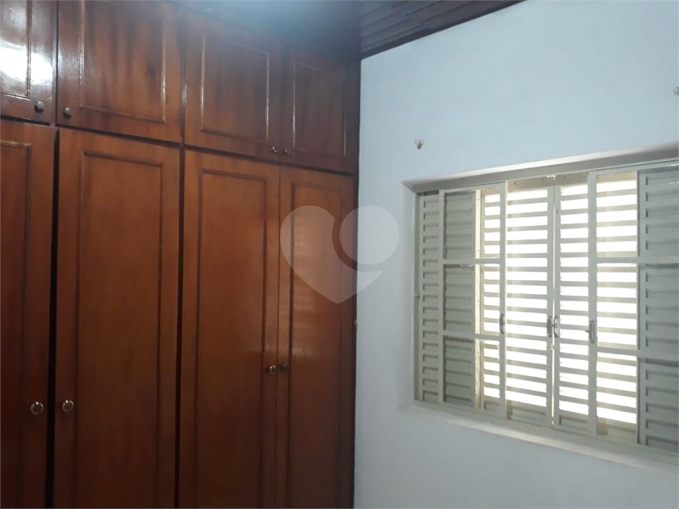 Casa à venda com 4 quartos, sendo 1 suíte, no Centro, São Roque, SP