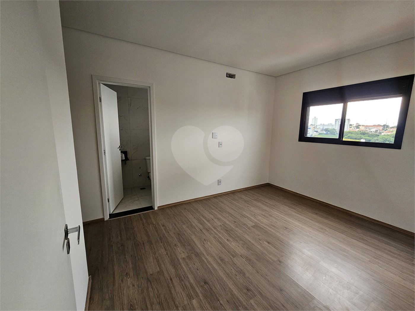 Apartamento à venda com 3 quartos, sendo 1 suíte,  em Vila Lucy, Sorocaba, SP