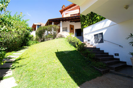 Casa à venda com 1 quarto, sendo 3 suítes, em Esplanada Mendes Moraes, São Roque, SP