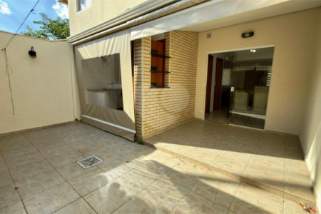 Casa à venda com 3 quartos, sendo 1 suíte, no condomínio Residencial Village Salermo, Sorocaba - SP