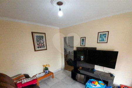 Sobrado à venda com 4 quartos em Vila Firmiano Pinto, São Paulo, SP
