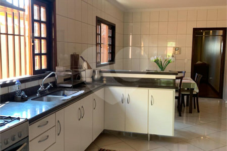Sobrado à venda com 3 quartos, sendo 1 suíte, em Jardim Marajoara, São Paulo, SP