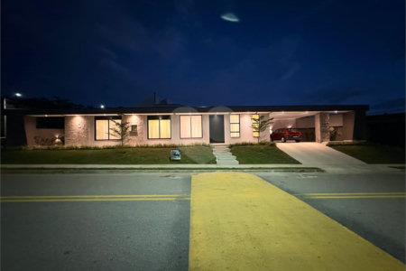 Casa à venda com 3 suítes no condomínio Condomíno Helena Maria, Sorocaba - SP