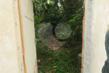 Terreno à venda em Vila Carmosina, São Paulo, SP