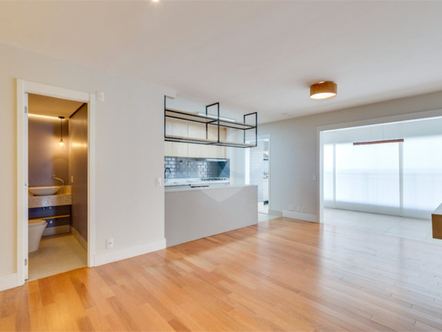 Apartamento à venda com 3 quartos, sendo 2 suítes,  em Santo Amaro, São Paulo, SP