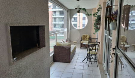 Apartamento à venda com 4 quartos, sendo 2 suítes,  em Cidade São Francisco, São Paulo, SP