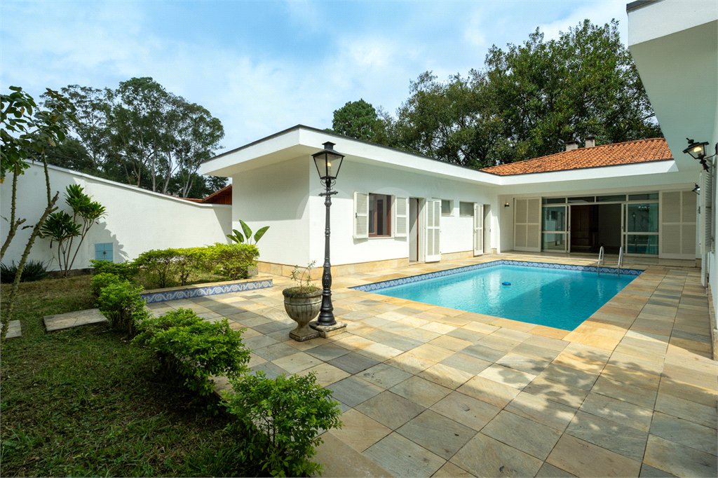 Casa Térrea à venda ou para alugar com 4 suítes em Jardim Marajoara, São Paulo, SP