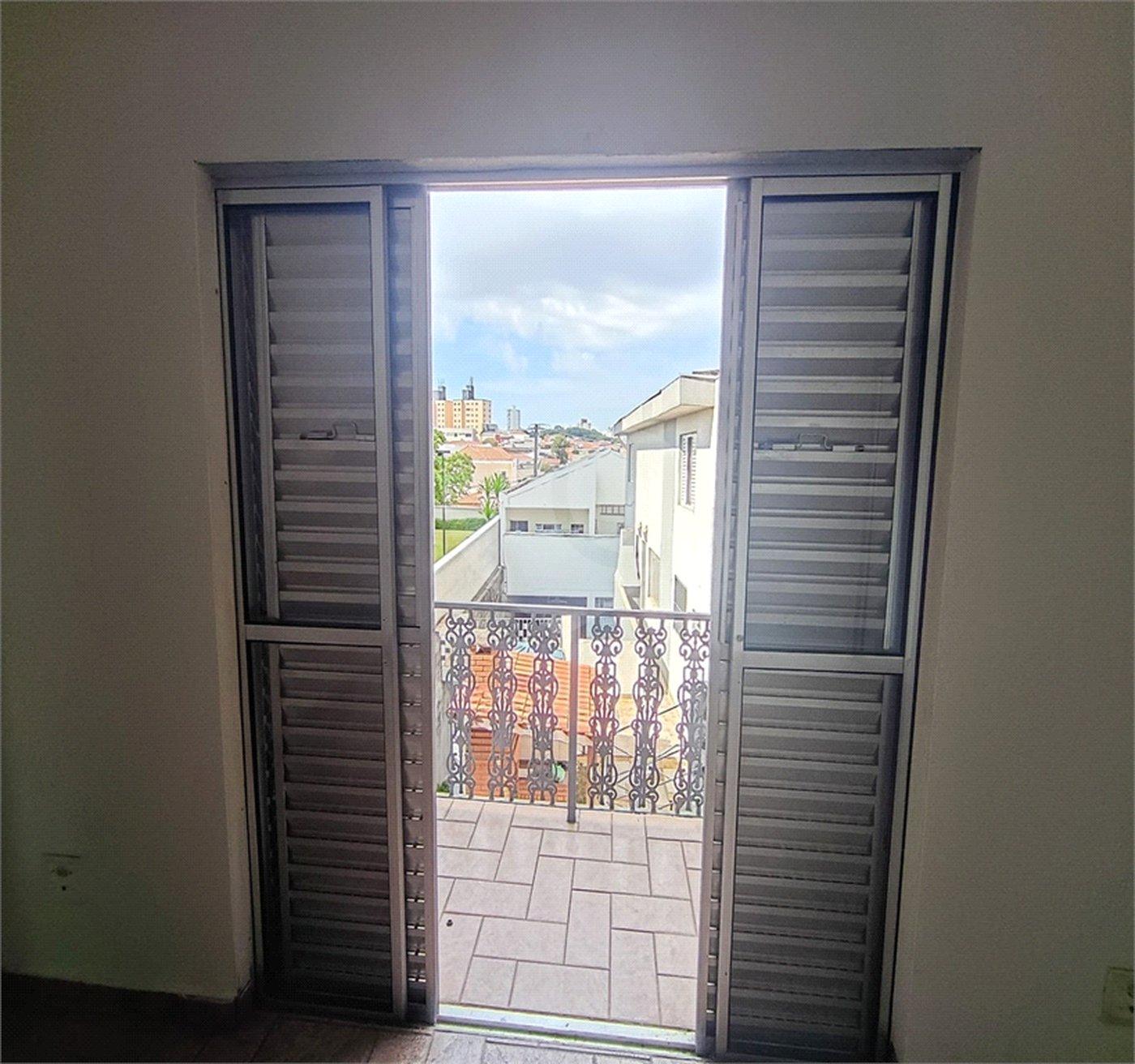Casa para alugar com 2 suítes em Chora Menino, São Paulo, SP