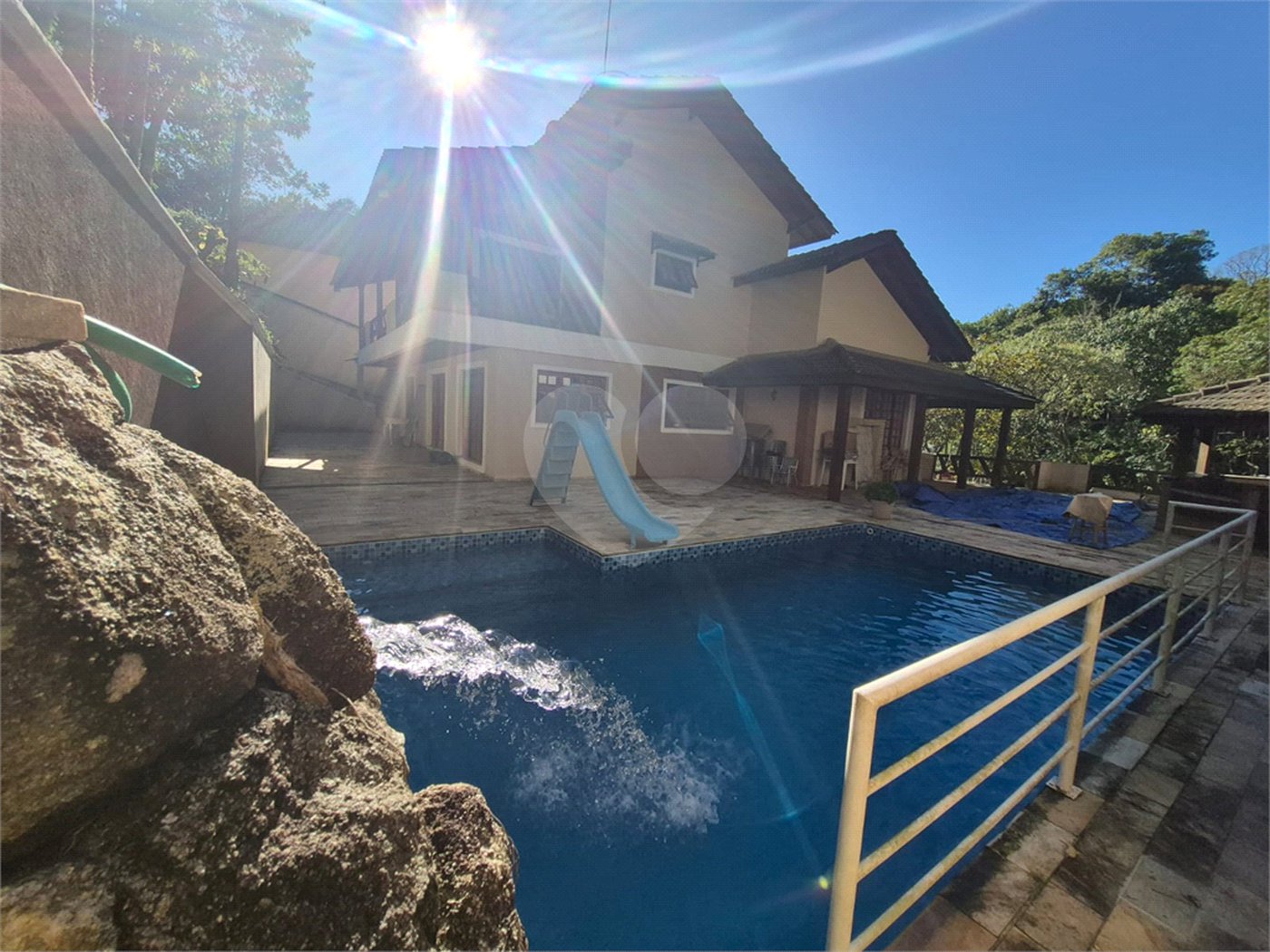 Casa à venda com 4 suítes no condomínio Alpes da Cantareira, Mairiporã - SP