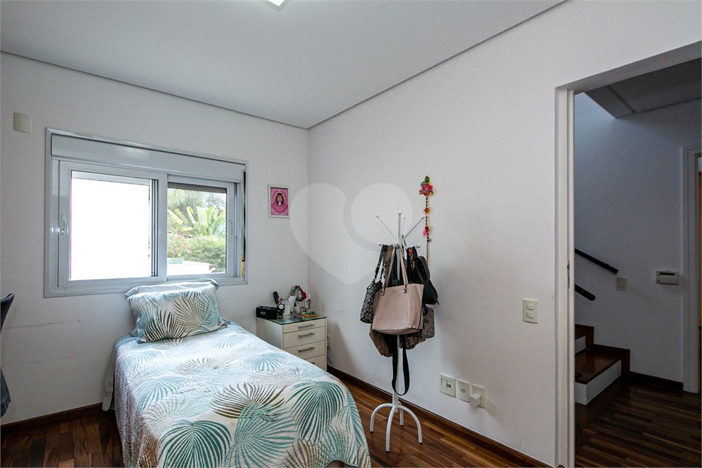 Casa à venda com 5 quartos, sendo 4 suítes, no condomínio Villa de Monterey, São Paulo - SP