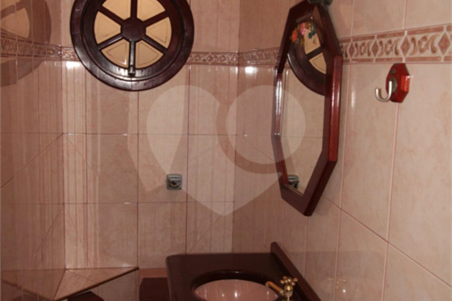 Sobrado à venda com 4 quartos, sendo 1 suíte, em Vila Isolina Mazzei, São Paulo, SP