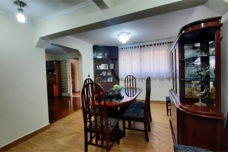 Casa à venda com 3 quartos, sendo 2 suítes, em Santo Amaro, São Paulo, SP