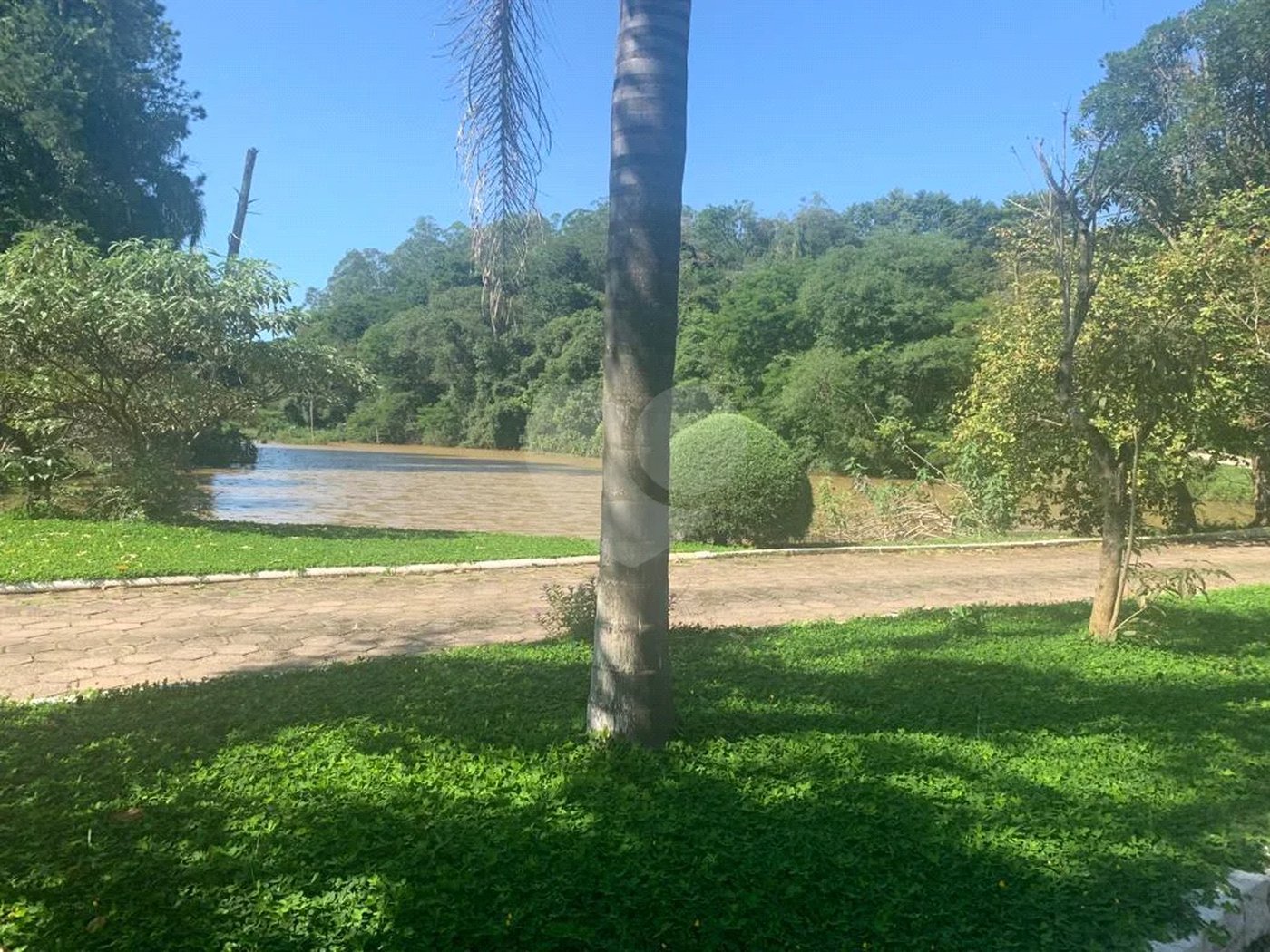 Casa à venda com 10 quartos, sendo 3 suítes, no condomínio Chácaras Campo Verde, Campo Limpo Paulista - SP