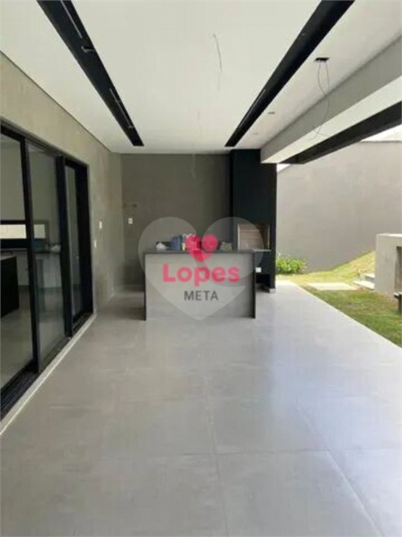 Casa à venda com 4 quartos, sendo 3 suítes, no condomínio Alphaville 2, São José dos Campos - SP