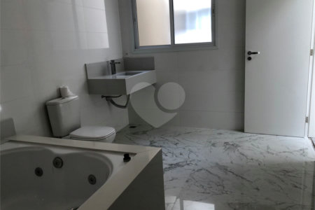 Casa à venda no condomínio Aruã, Mogi das Cruzes - SP