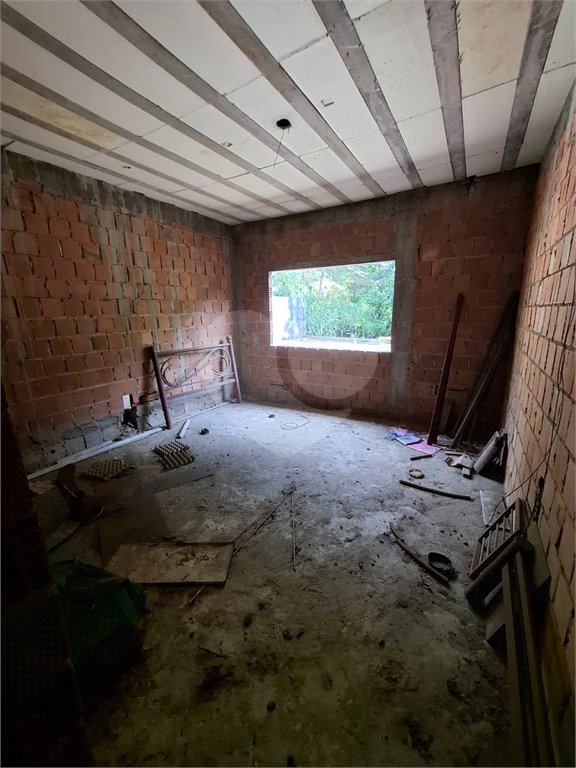 Casa à venda com 5 quartos em Santíssimo, Rio de Janeiro, RJ