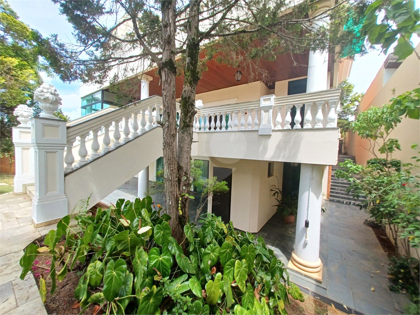 Casa à venda com 6 suítes no condomínio Portal da Raposo, Sorocaba - SP