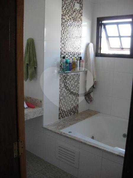 Sobrado à venda com 3 quartos, sendo 2 suítes, em Vila Mazzei, São Paulo, SP