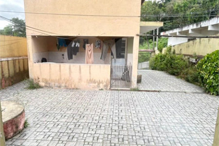 Sobrado à venda com 5 quartos em Pununduva, Cotia, SP