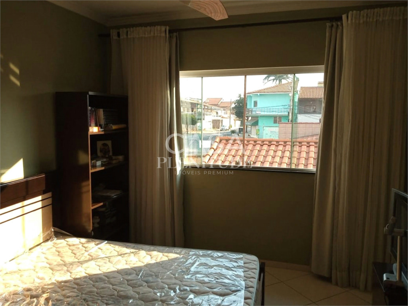 Sobrado à venda com 3 quartos, sendo 1 suíte,  em Wanel Ville, Sorocaba, SP