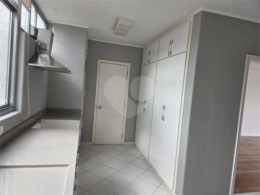 Apartamento à venda com 2 suítes em Cerqueira César, São Paulo, SP