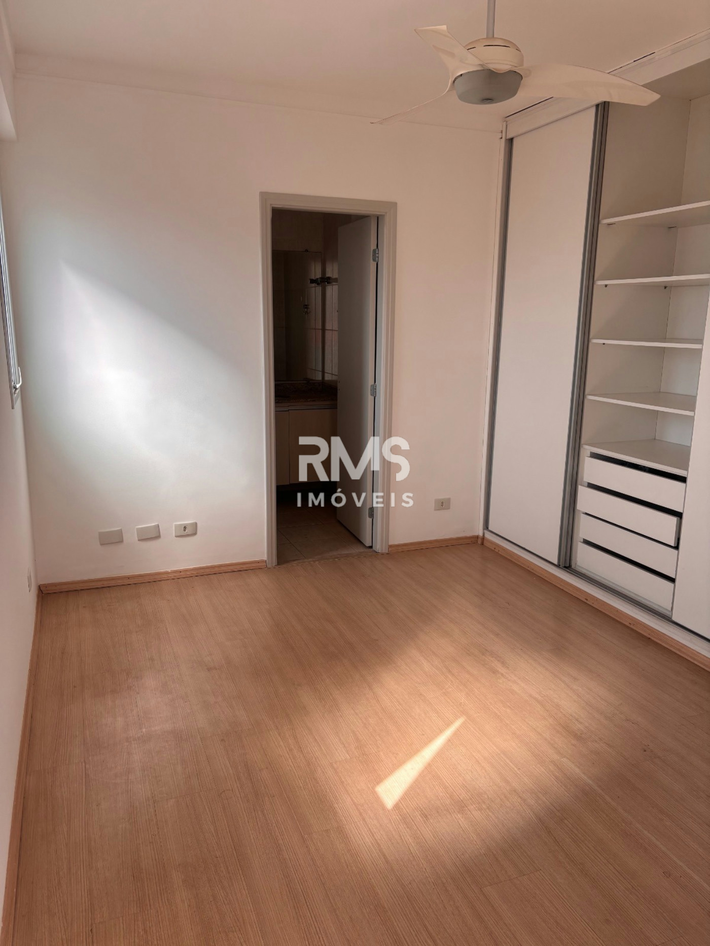 Apartamento à venda ou para alugar com 3 quartos, sendo 1 suíte,  em Vila São José, Itu, SP