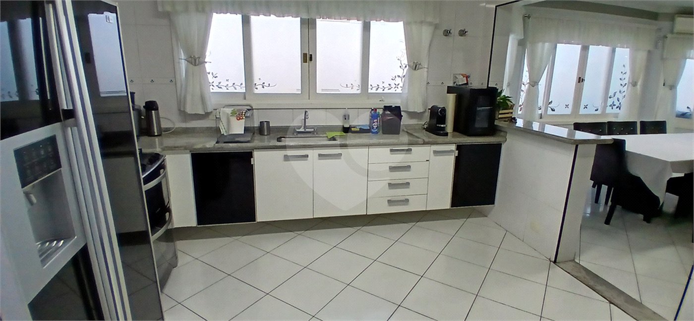 Casa à venda com 4 quartos, sendo 2 suítes, em Jardim Leonor Mendes de Barros, São Paulo, SP