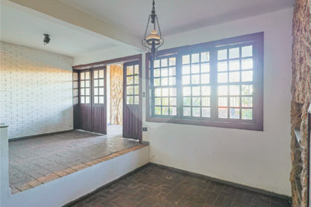 Sobrado à venda com 3 quartos, sendo 1 suíte,  em Jardim Leonor, São Paulo, SP