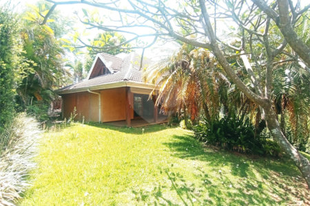 Casa à venda com 3 quartos, sendo 1 suíte,  no condomínio Estância Marambaia, Vinhedo - SP