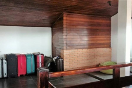 Sobrado à venda com 4 quartos, sendo 2 suítes, em Vila Nivi, São Paulo, SP