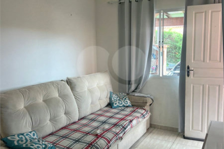 Casa à venda com 2 quartos no condomínio Recanto das Graças, Cotia - SP