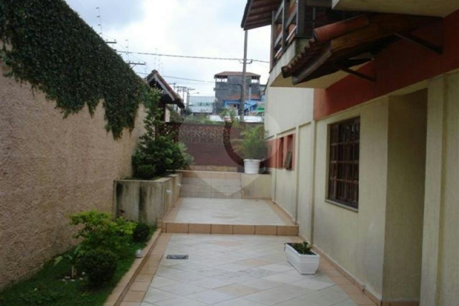 Casa à venda com 3 quartos, sendo 2 suítes, no condomínio Cachoeira do Arari, São Paulo - SP