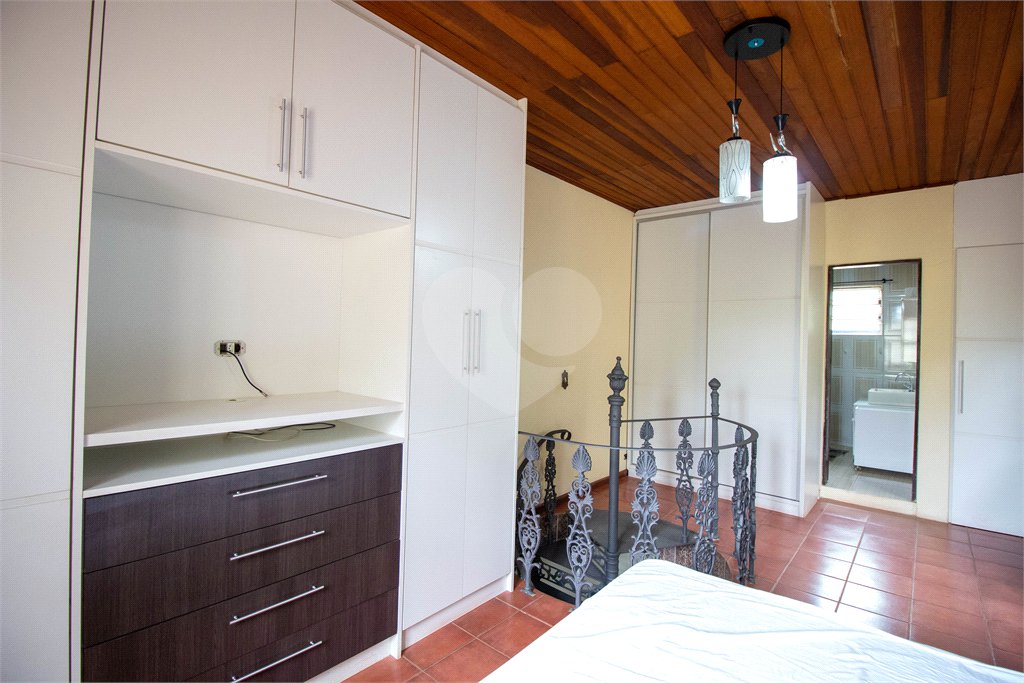Casa à venda ou para alugar com 5 quartos, sendo 2 suítes, no condomínio Restinga Verde, São Roque - SP
