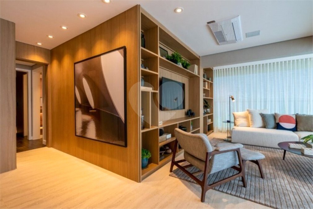 Apartamento à venda com 3 quartos, sendo 2 suítes, em Moema, São Paulo, SP