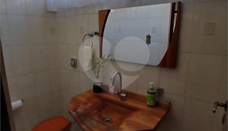 Sobrado à venda com 4 quartos, sendo 2 suítes,  em Jardim Leonor, São Paulo, SP