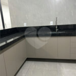 Casa à venda com 3 quartos, sendo 1 suíte, no condomínio Residencial Alto da Boa Vista, Araraquara - SP