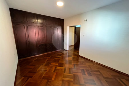 Casa à venda com 3 quartos, sendo 1 suíte, em Jardim Itália, Itapetininga, SP