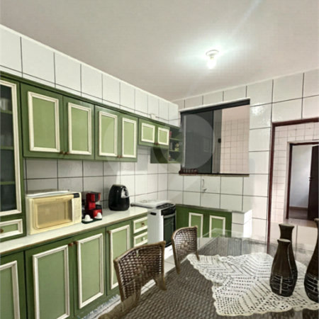 Apartamento à venda com 4 quartos, sendo 1 suíte,  no Centro, Ponta Porã, MS