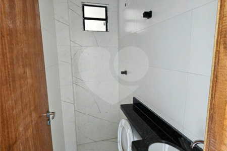 Casa à venda com 3 quartos, sendo 1 suíte,  em Maracanã, Praia Grande, SP