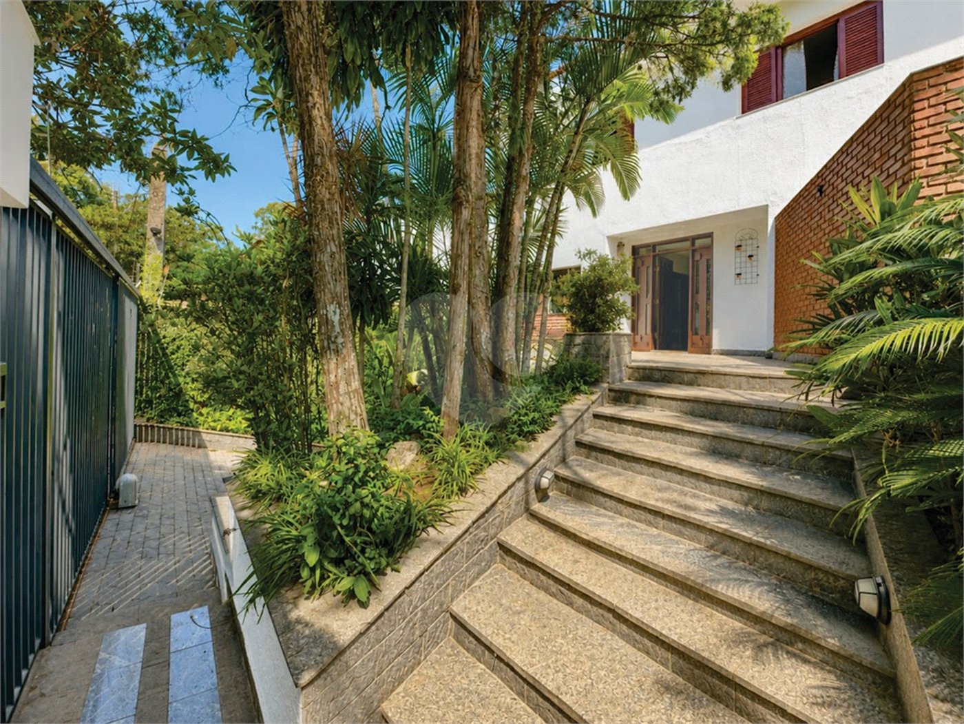 Casa à venda com 5 quartos, sendo 4 suítes, em Parque dos Príncipes, São Paulo, SP