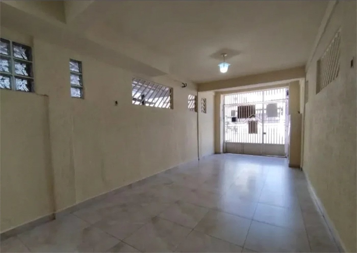 Sobrado à venda com 3 quartos, sendo 1 suíte,  em Jardim Ester, São Paulo, SP
