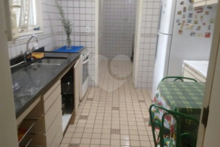 Sobrado à venda com 4 quartos, sendo 1 suíte, em Campo Belo, São Paulo, SP