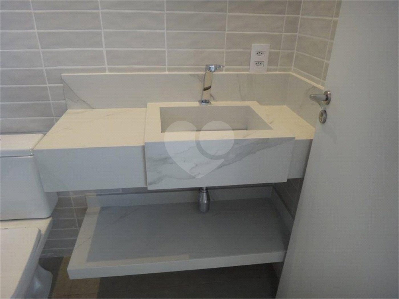 Casa à venda com 3 quartos, sendo 2 suítes,  em Mirandópolis, São Paulo, SP