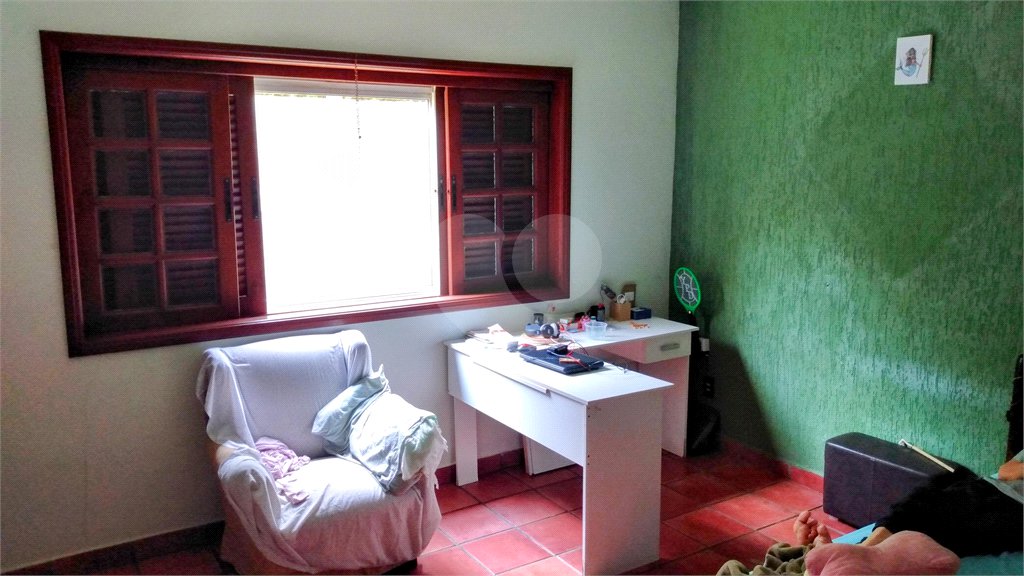 Casa à venda com 4 quartos, sendo 1 suíte, no condomínio Residencial Vale das Laranjeiras, Indaiatuba - SP