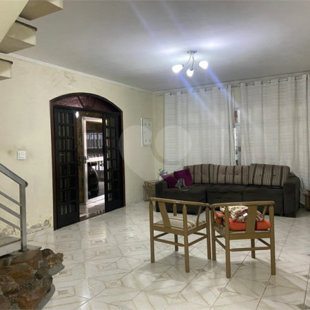 Casa à venda com 3 quartos, sendo 2 suítes, em Vila Carrão, São Paulo, SP