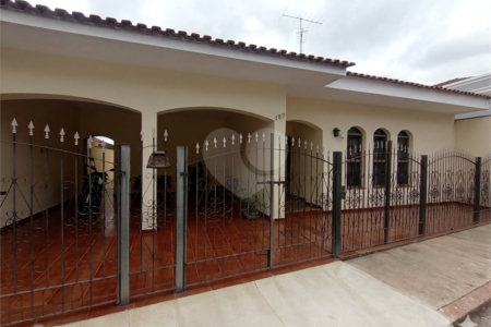 Casa à venda com 4 quartos, sendo 1 suíte,  no Centro, Itapetininga, SP